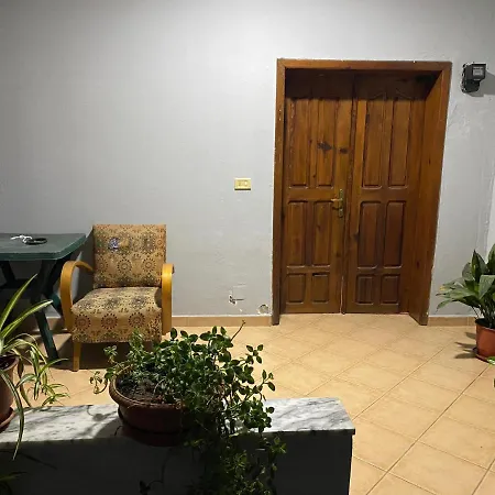 招待所 Guest House 地拉那